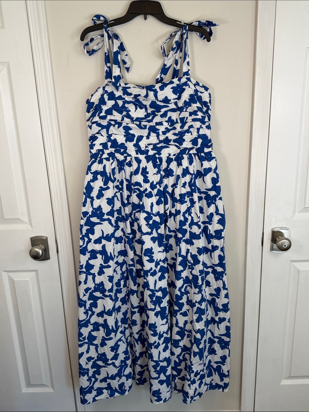 Abercrombie & Fitch Emerson XL Tall Blue White Floral Smocked Maxi Dress Pockets